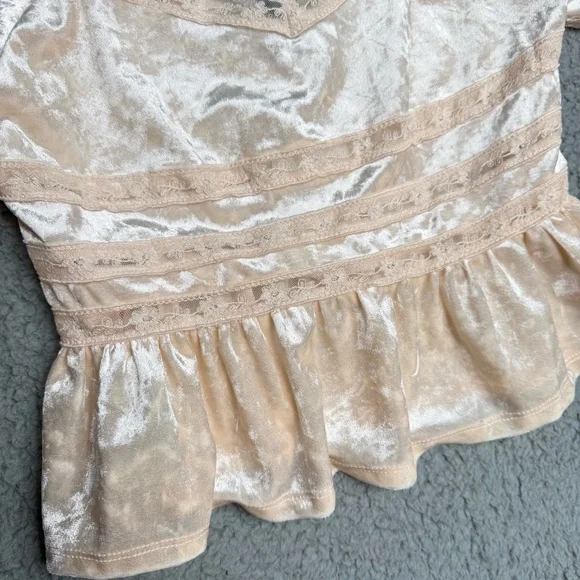 Forever 21 cream velvet peplum top puff sleeve romantic coquette blouse size M - Picture 3 of 5